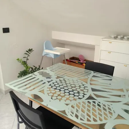 Apartment Spacious And Naturally Bright Bomboniera Rooftop Favors Genua